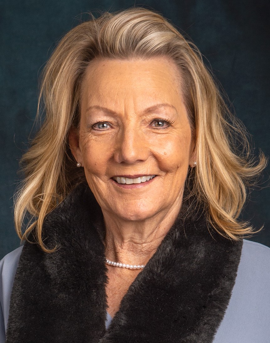 luanne-portrait-one-best